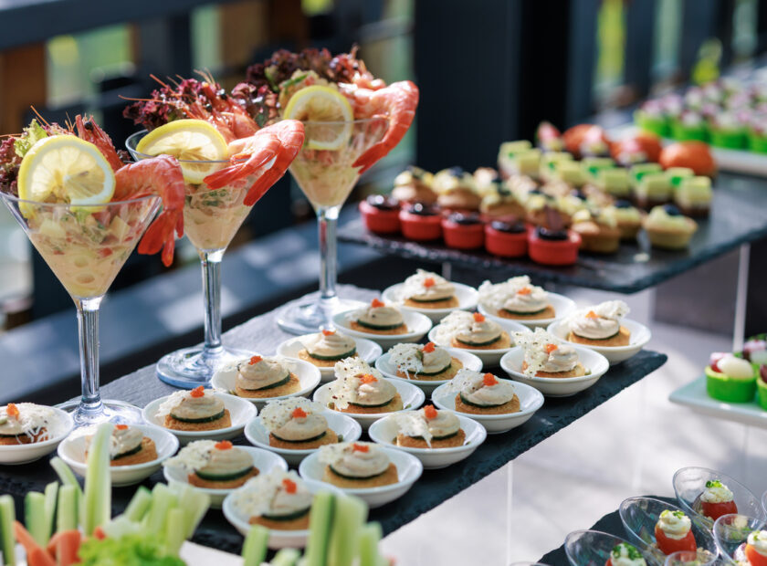 Multiple service points + stations + short, repeated replenishment cycles.